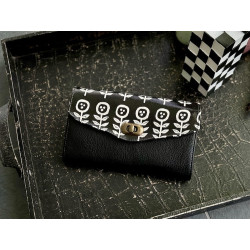 MAXI Geldbörse "Black Flowers"