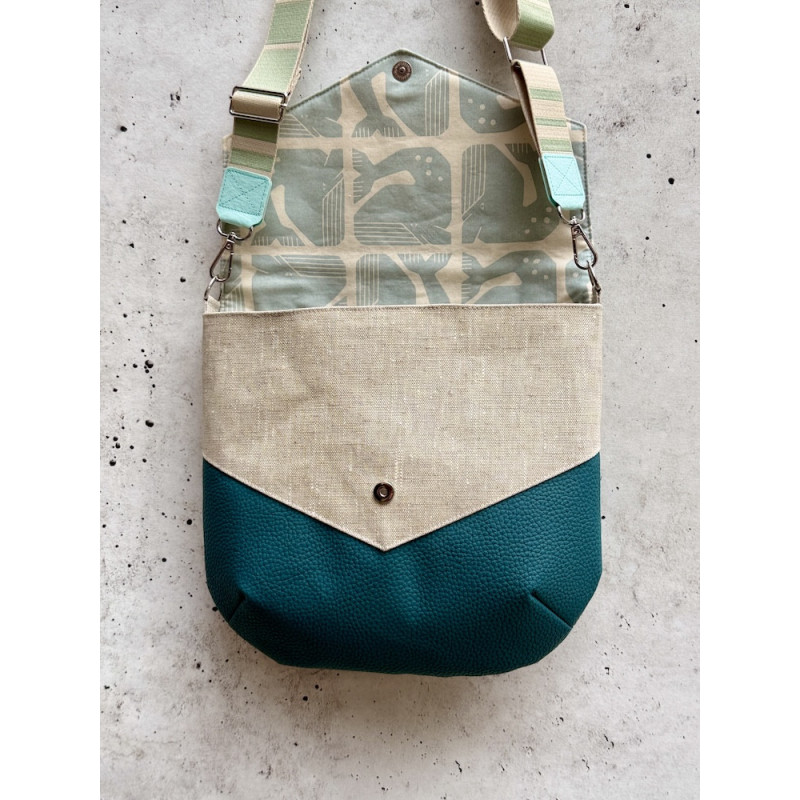 Kleine Umhängetasche "Grumpy Whale Mint"